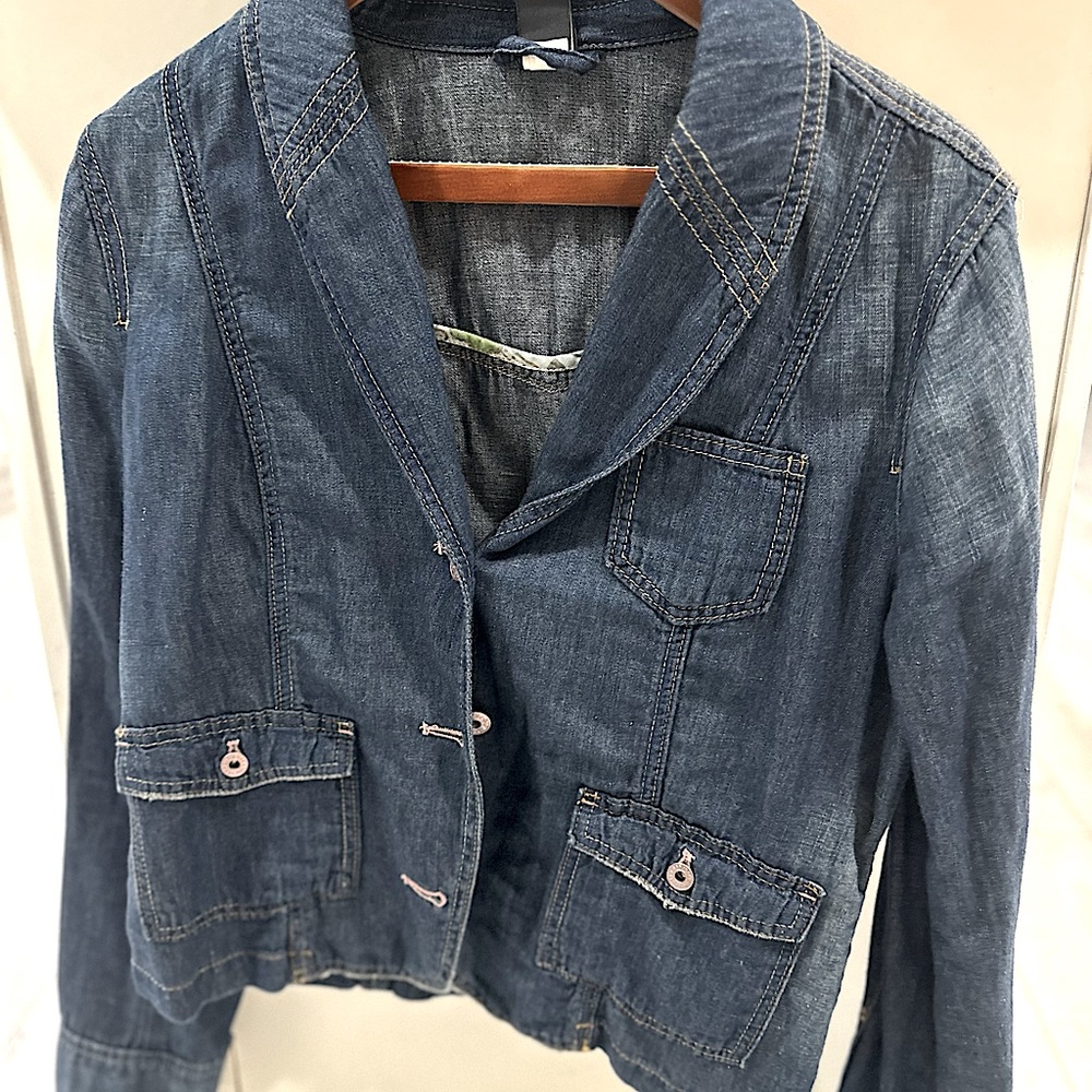Denim blazer! Cannot get enough denim this year!